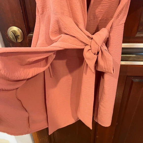 Salmon wrap dress - Picture 5 of 7